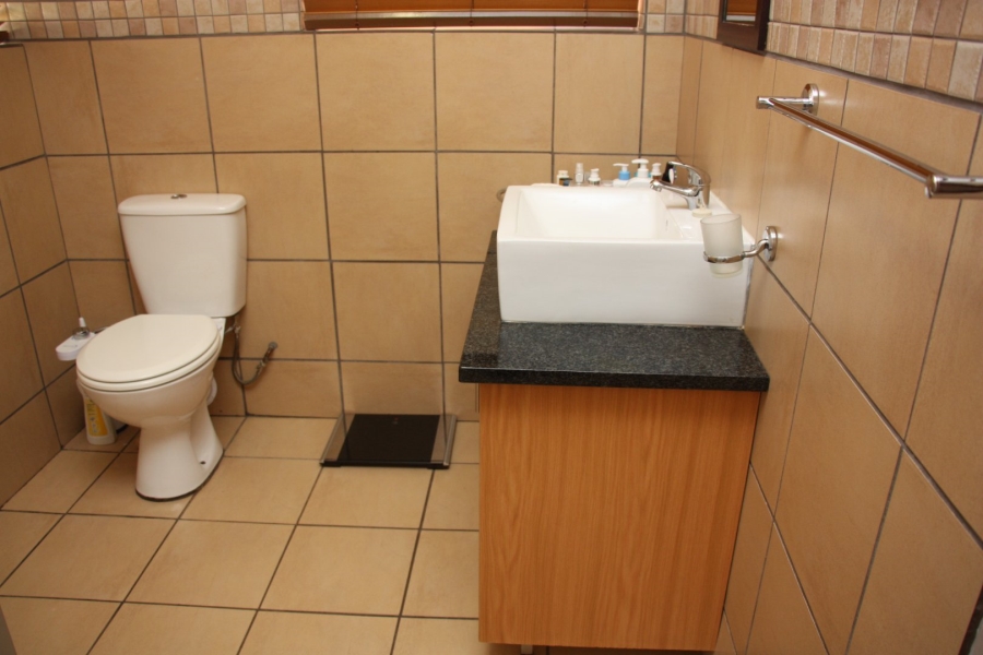 1 Bedroom Property for Sale in Langenhovenpark Free State